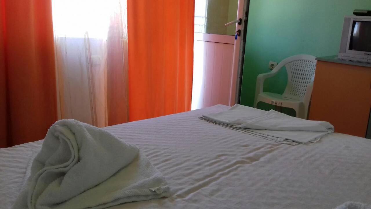 Complex Exotica Hotel Lozenets Bagian luar foto