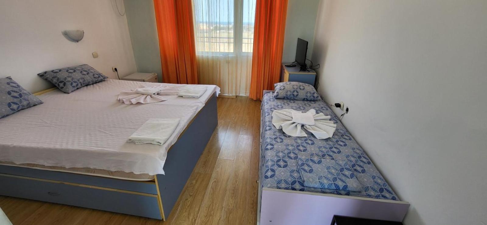 Complex Exotica Hotel Lozenets Bagian luar foto