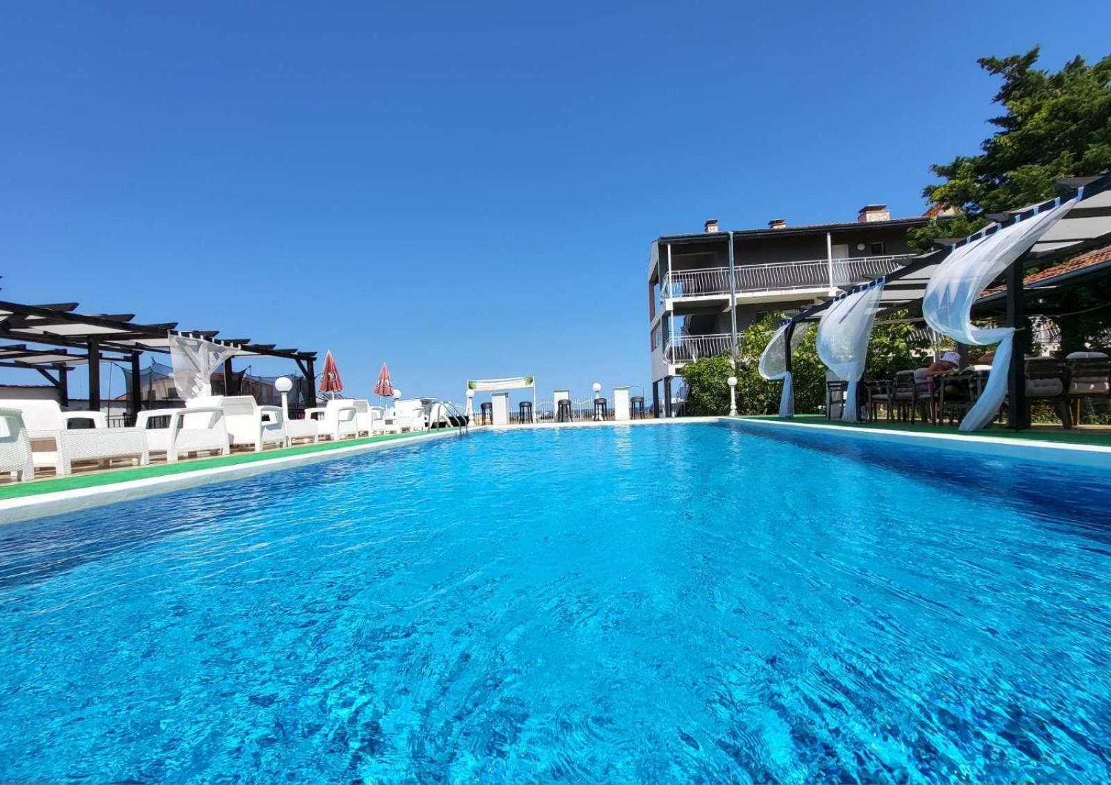 Complex Exotica Hotel Lozenets Bagian luar foto