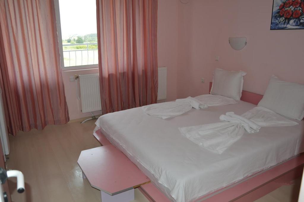 Complex Exotica Hotel Lozenets Bagian luar foto